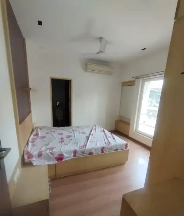 3 BHK - 2 Bathroom - 1410 sqft 2.5bhk in s b road