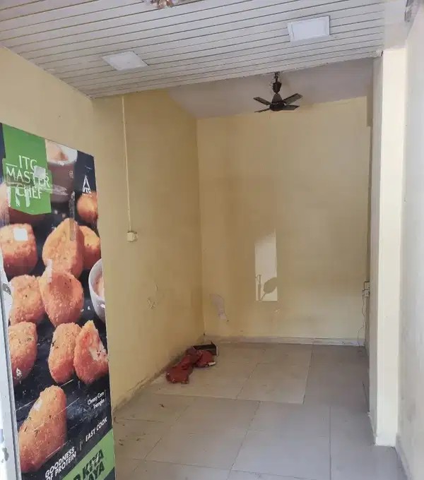 Comfort & Style: Lavish Shop for Rent in Poonam Everest