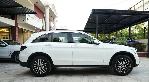 mercedes-benz glc class (2022)