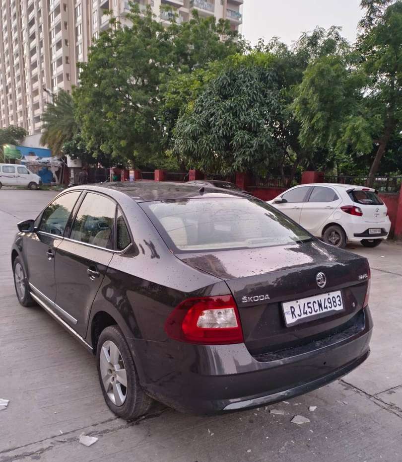 skoda rapid (2021)