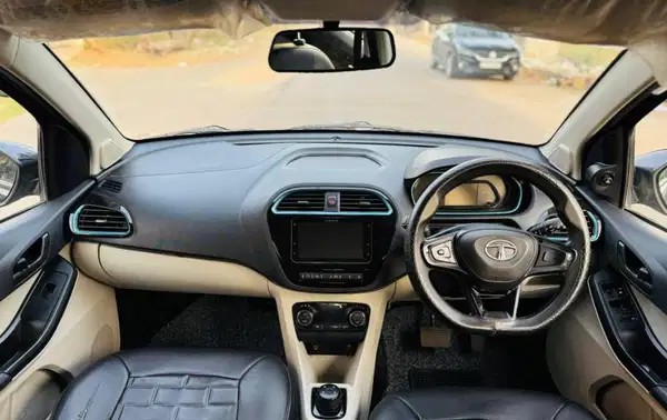 tata tiago ev (2023)