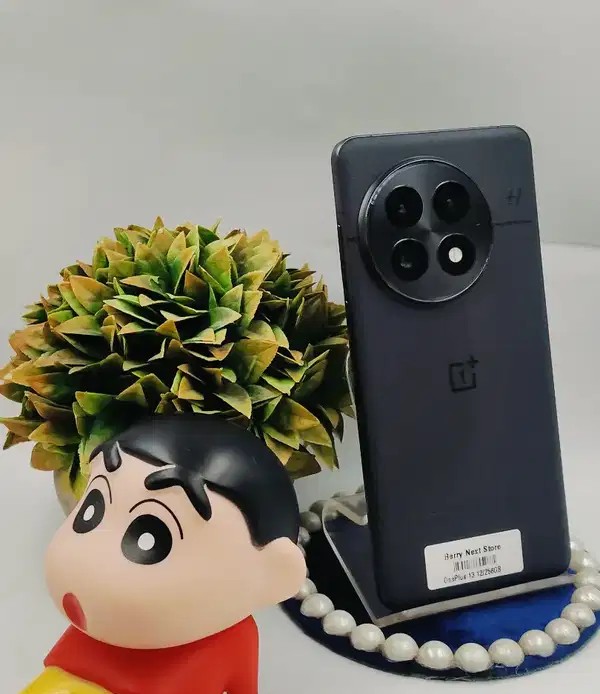 ONEPLUS 13 12/256GB STORAGE - BRAND NEW CONDITION DEVICE WITH BILL.