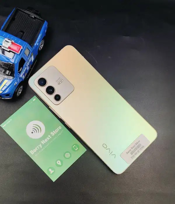 VIVO V23 5G 12/256GB STORAGE NEXT TO NEW LIKE DEVICE WITH GENUINE BILL