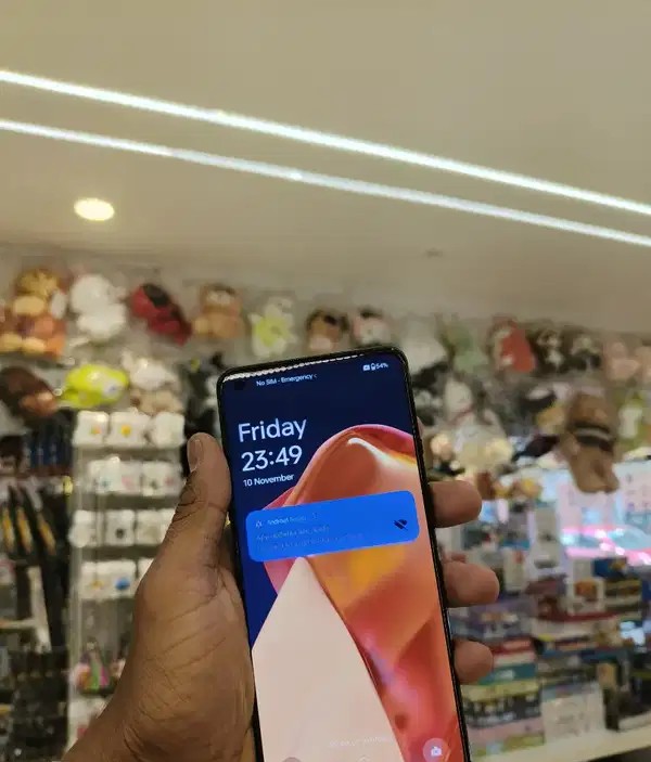 ONEPLUS 9R 5G 8/128GB STORAGE - SUPERB CONDITION MOBILE WITH BILL.