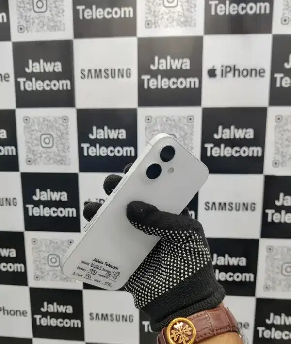 APPLE IPHONE 16 128GB WHITE BT:-97% WITH APPLE CARE PLUS TILL NOVEMBER