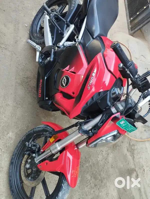 revolt rv 400ev (2023)