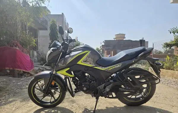 honda cb hornet 160r