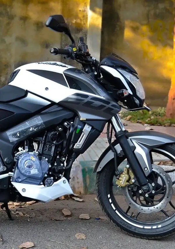 bajaj pulsar ns 200