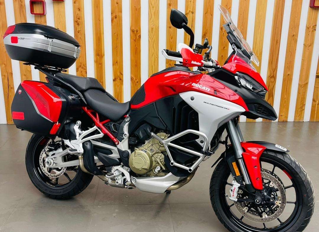 ducati multistrada v4 (2021)