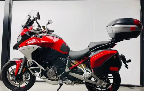 ducati multistrada v4 (2021)