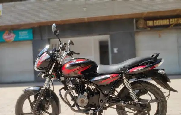 bajaj discover 150 (2017)
