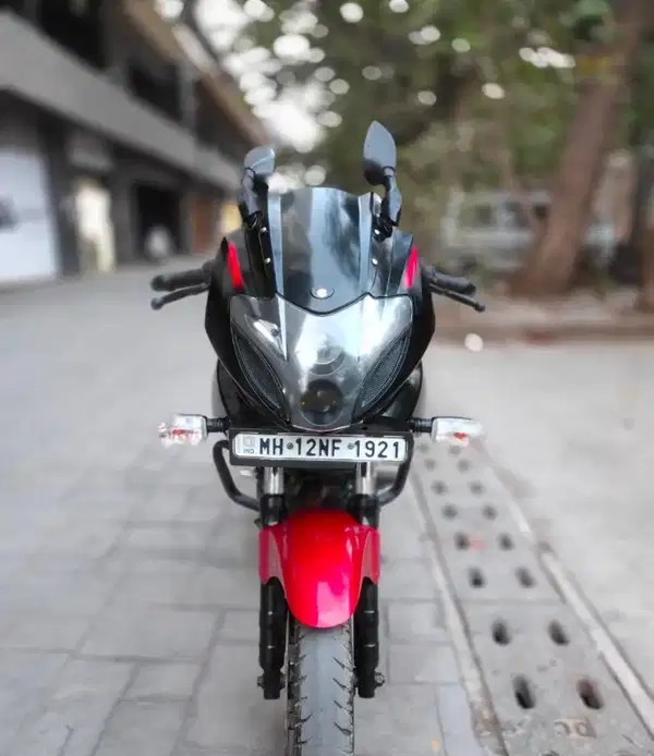 bajaj pulsar 220 dts-i (2016)