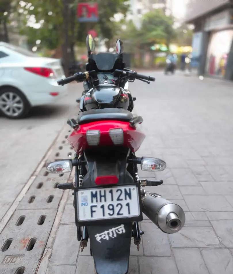 bajaj pulsar 220 dts-i (2016)