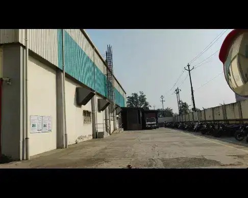 Open plot western express highway 3lakh per month