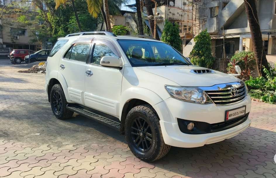 toyota fortuner (2014)
