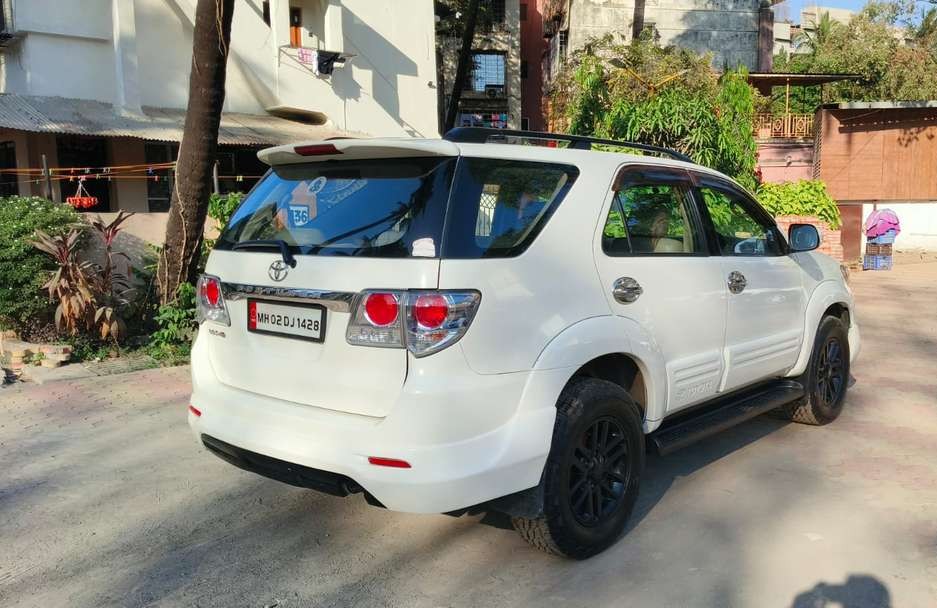 toyota fortuner (2014)