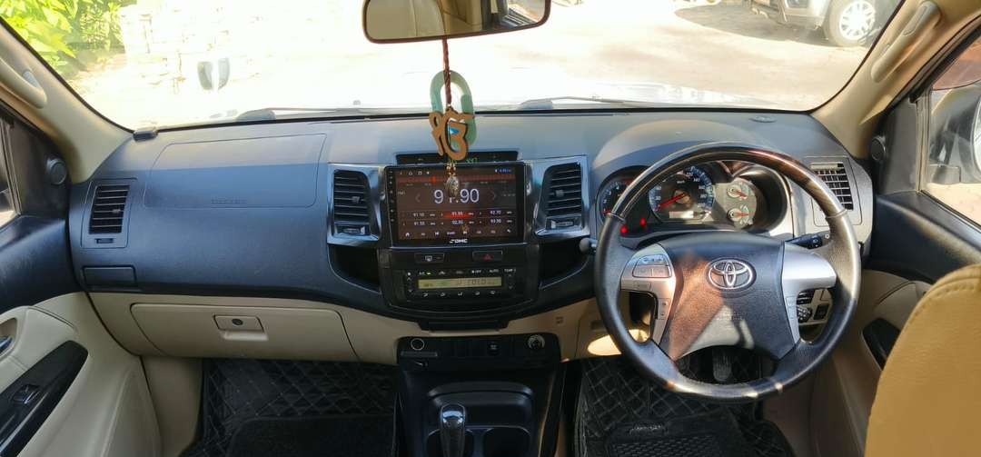 toyota fortuner (2014)