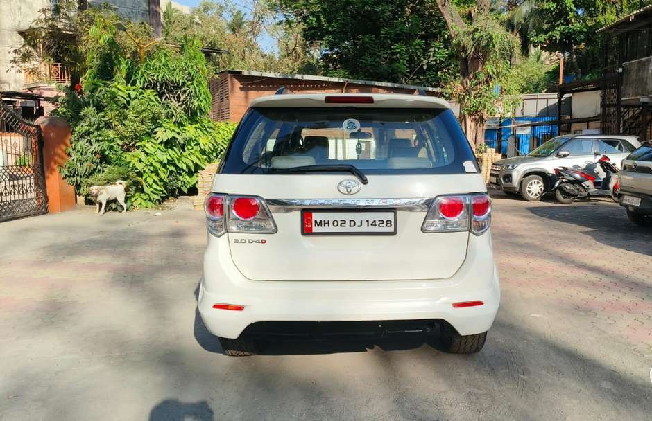 toyota fortuner (2014)