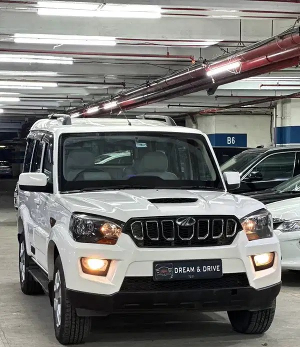 mahindra scorpio (2015)