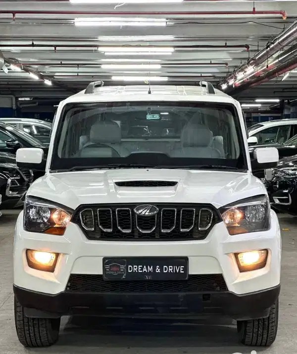 mahindra scorpio (2015)