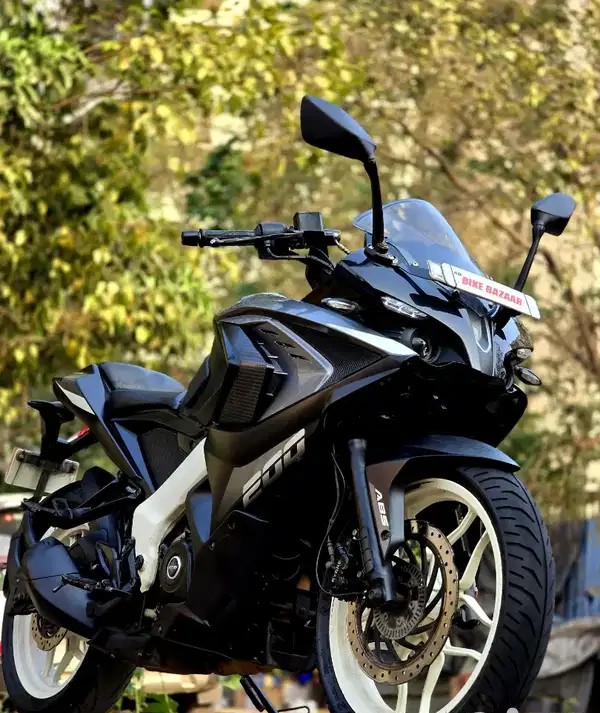  bajaj pulsar rs 200 (2021)