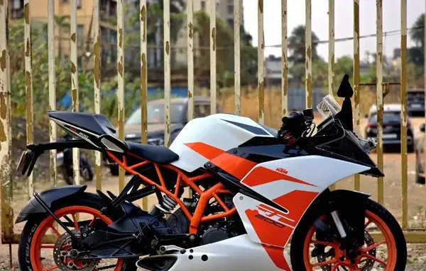 ktm rc 200 (2019)