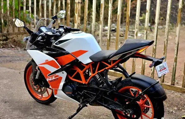 ktm rc 200 (2019)