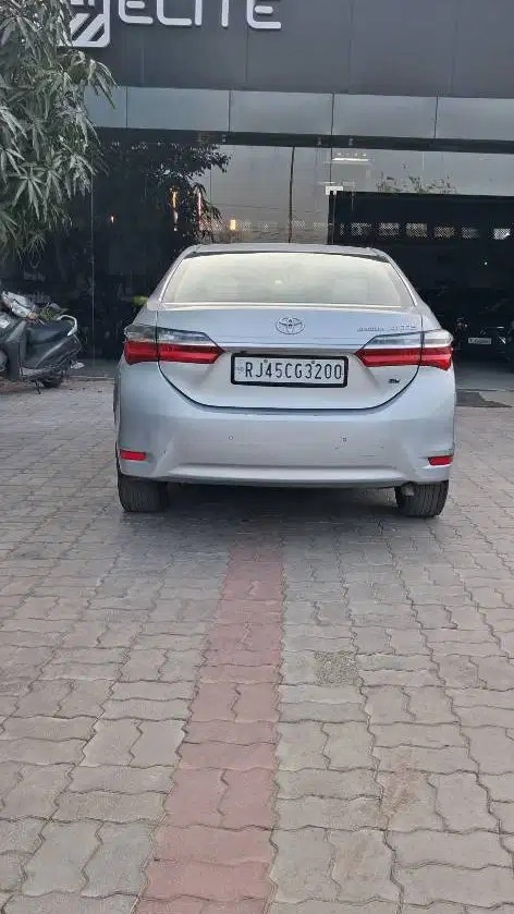 toyota corolla altis (2018)