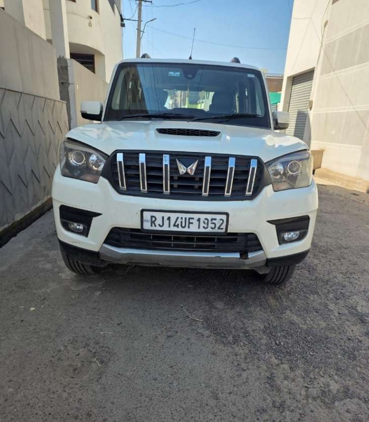 mahindra scorpio (2017)