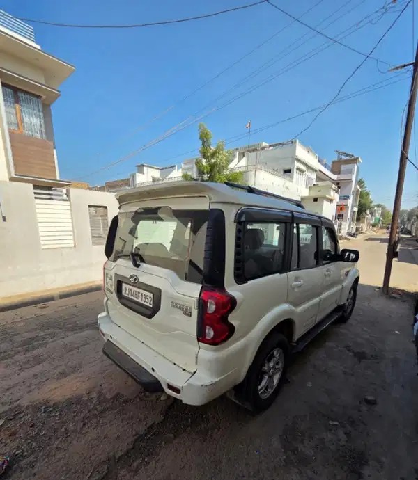 mahindra scorpio (2017)