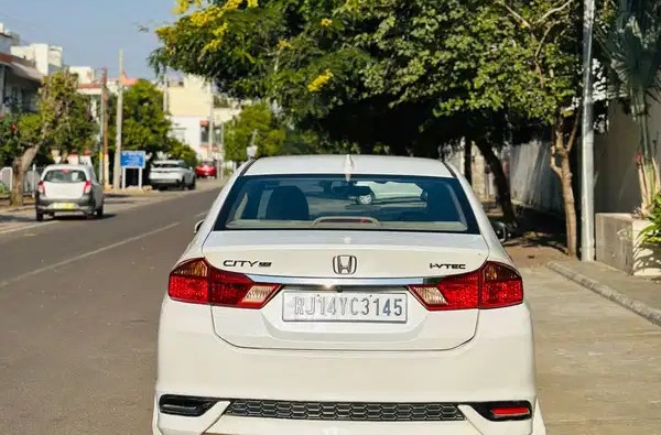 honda city (2017) V MT Exclusive