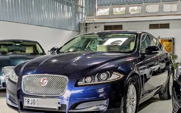 jaguar xf (2015)