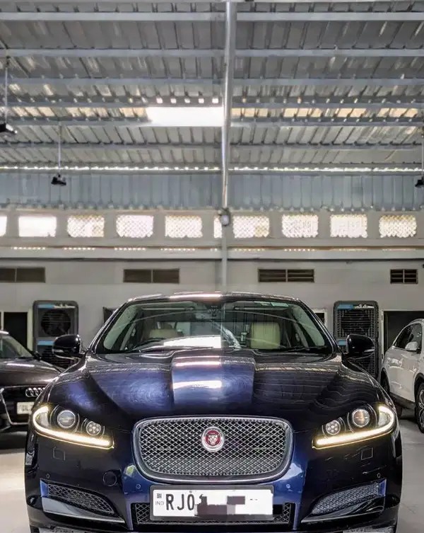 jaguar xf (2015)
