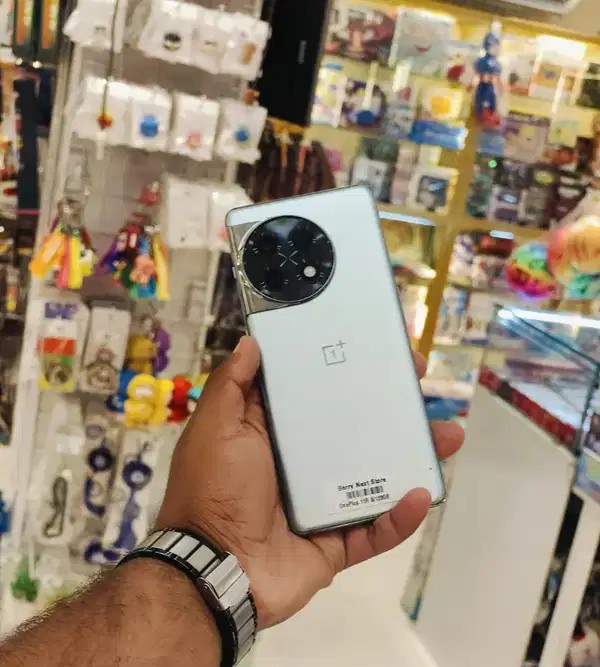 ONEPLUS 11R 8/128GB STORAGE - PRISTINE CONDITION MOBILE WITH BILL.