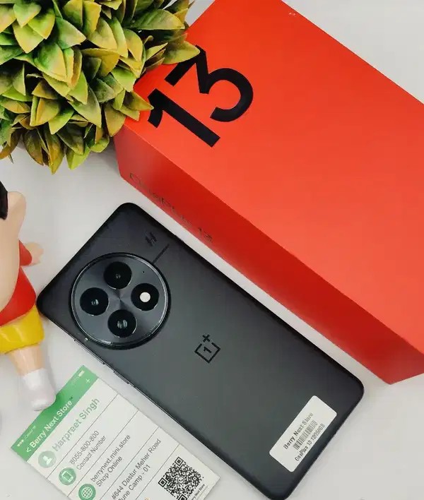 ONEPLUS 13 12/256GB STORAGE - BRAND NEW CONDITION DEVICE WITH BILL.
