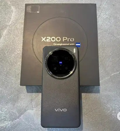 Vivo X200 Pro black 16/512GB In Mint Condition